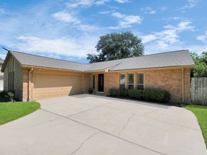 11506 Barwood Bend Drive, Houston TX 77065