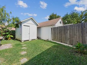 1227 Common Park Drive, Houston TX 77009