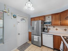 1227 Common Park Drive, Houston TX 77009