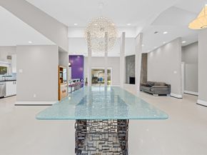 5603 Grape Street, Houston TX 77096