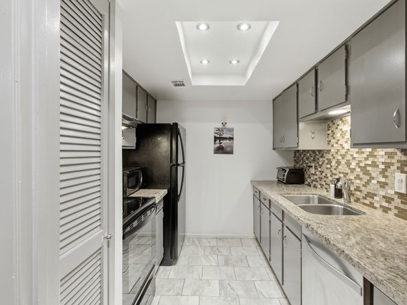 2224 S Piney Point Road 222, Houston TX 77063