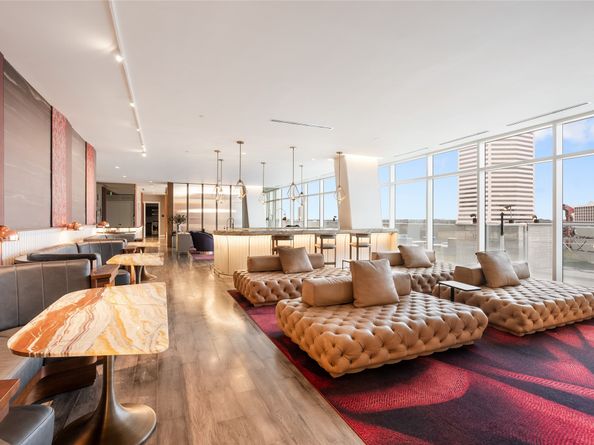 4521 San Felipe Street 1704, Houston TX 77027