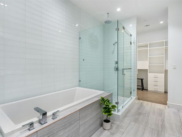 4521 San Felipe Street 1704, Houston TX 77027