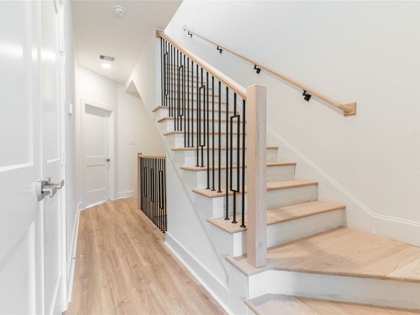 2428 Ella Boulevard, Houston TX 77008