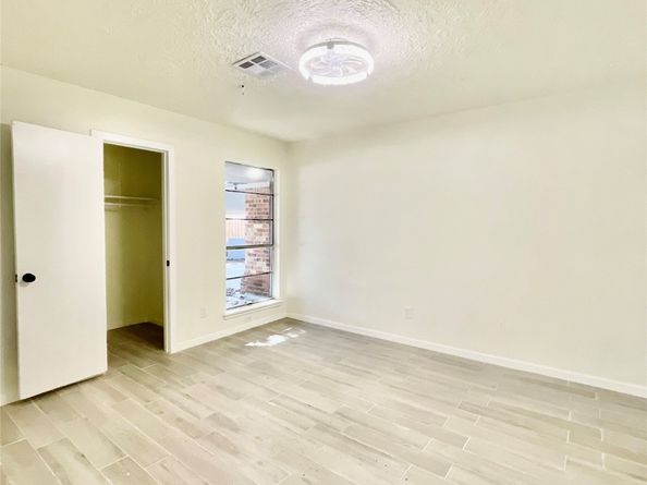 634 Twinbrooke Drive, Houston TX 77037