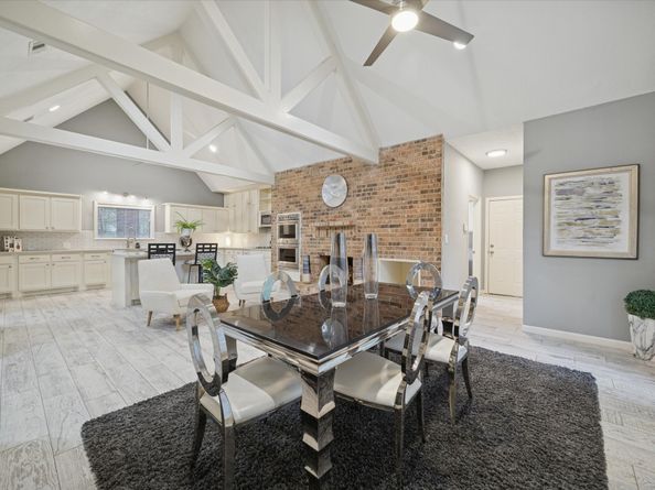 19 Thornhill Oaks Drive, Houston TX 77015