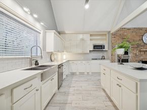 19 Thornhill Oaks Drive, Houston TX 77015