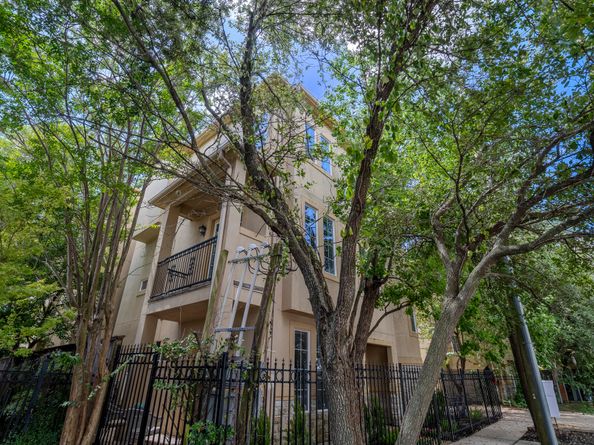 4115 Barnes Street, Houston TX 77007