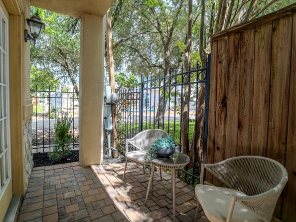 4115 Barnes Street, Houston TX 77007