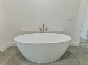 7709 Earl Rudder Way, Houston TX 77055