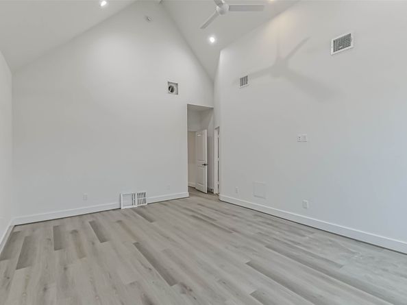 7709 Earl Rudder Way, Houston TX 77055