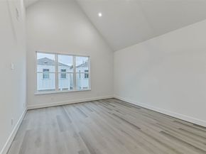 7709 Earl Rudder Way, Houston TX 77055