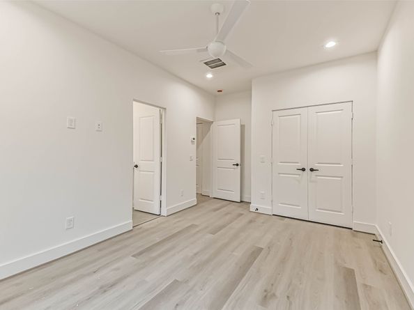 7709 Earl Rudder Way, Houston TX 77055