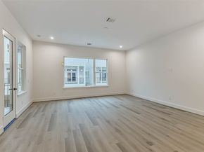 7709 Earl Rudder Way, Houston TX 77055