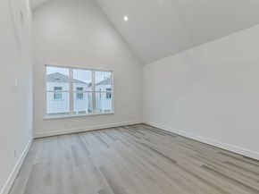 7709 Earl Rudder Way, Houston TX 77055