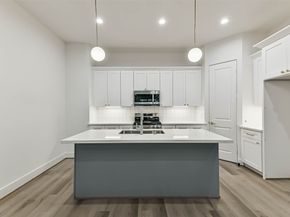 7709 Earl Rudder Way, Houston TX 77055