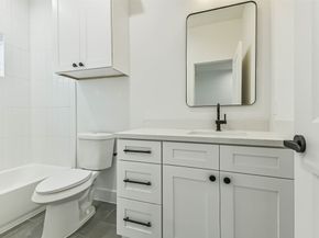 7709 Earl Rudder Way, Houston TX 77055