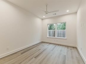 7709 Earl Rudder Way, Houston TX 77055