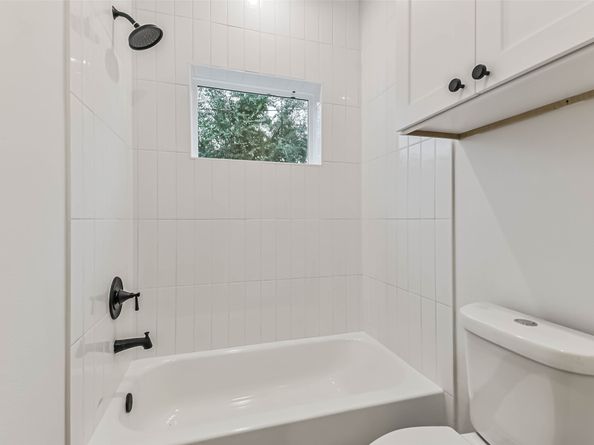 7709 Earl Rudder Way, Houston TX 77055