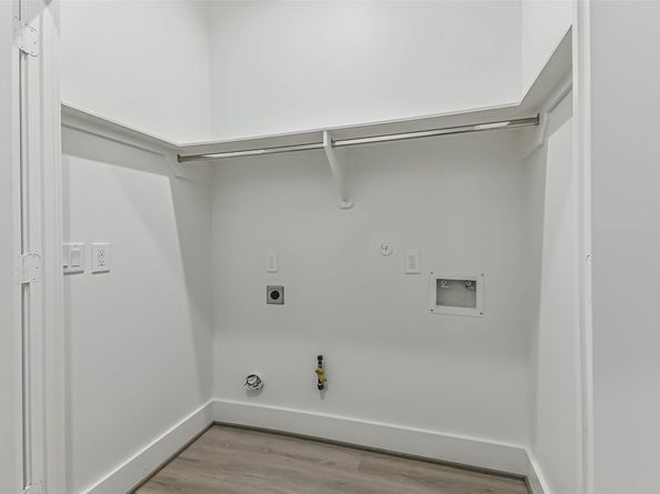 7709 Earl Rudder Way, Houston TX 77055