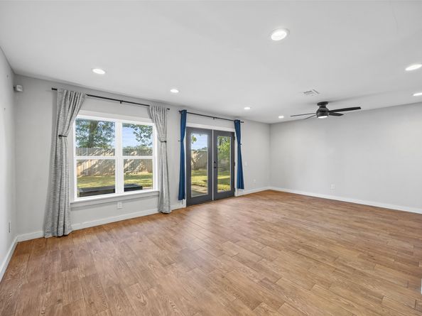 9715 Greenwillow Street, Houston TX 77096