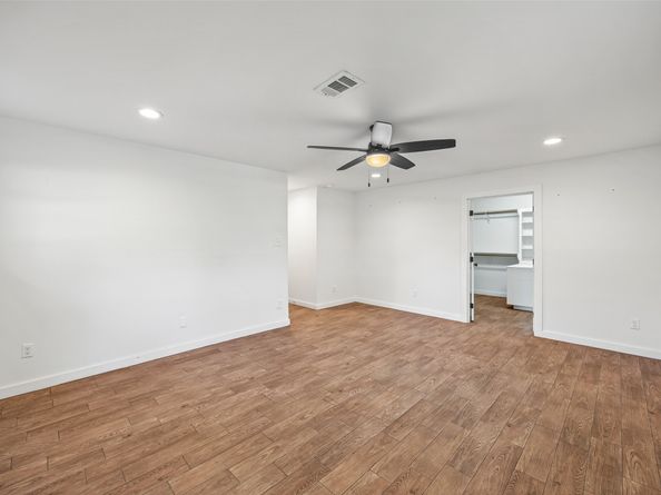 9715 Greenwillow Street, Houston TX 77096