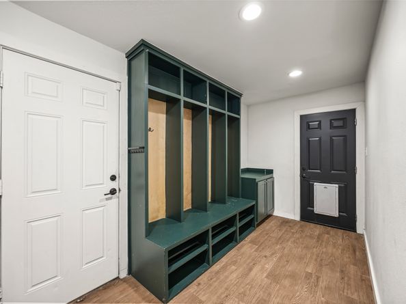 9715 Greenwillow Street, Houston TX 77096