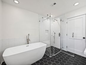 9715 Greenwillow Street, Houston TX 77096