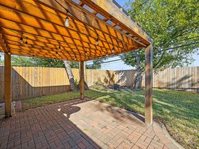 9715 Greenwillow Street, Houston TX 77096