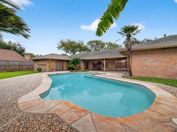 13106 Ivyside Drive, Houston TX 77077