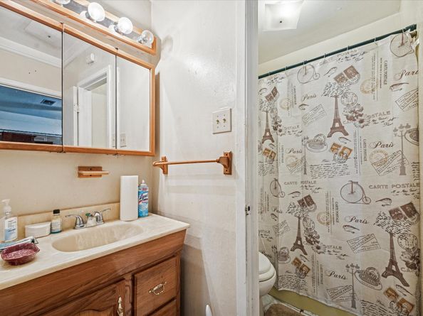 230 Hyta Street, Houston TX 77018