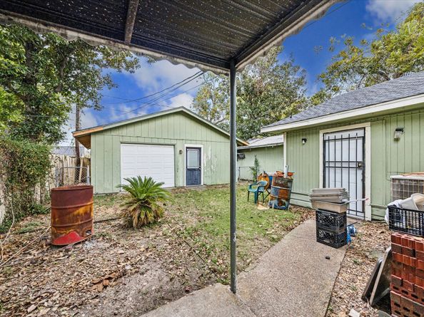 230 Hyta Street, Houston TX 77018