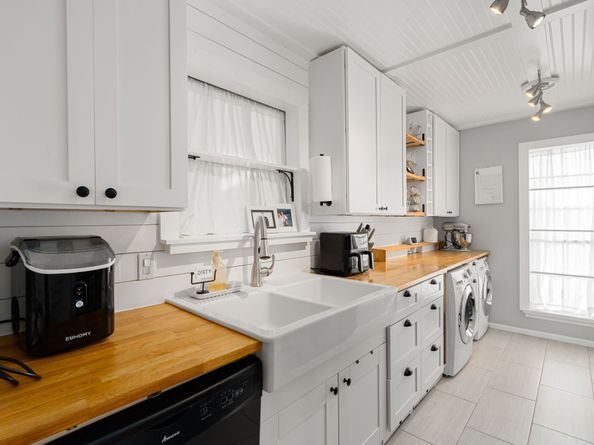 12550 Whittington Drive 811, Houston TX 77077