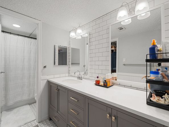 12550 Whittington Drive 811, Houston TX 77077