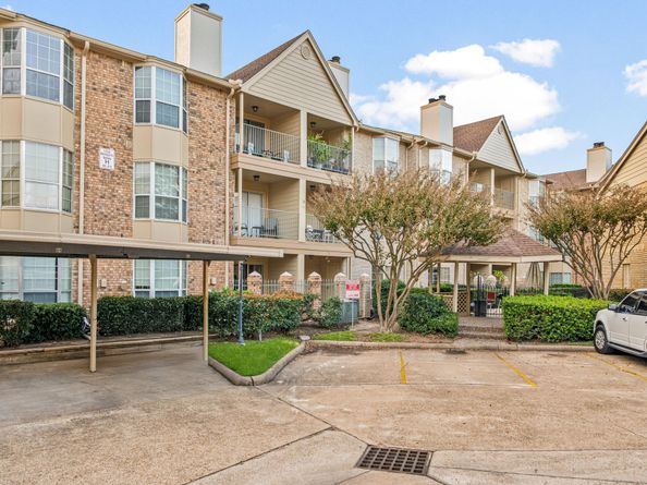 12550 Whittington Drive 811, Houston TX 77077