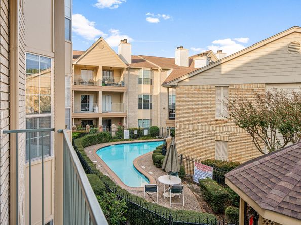 12550 Whittington Drive 811, Houston TX 77077
