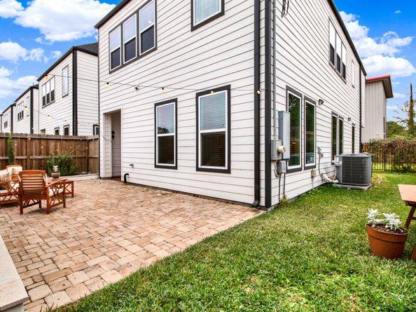 6635 Tc Jester Boulevard A, Houston TX 77007