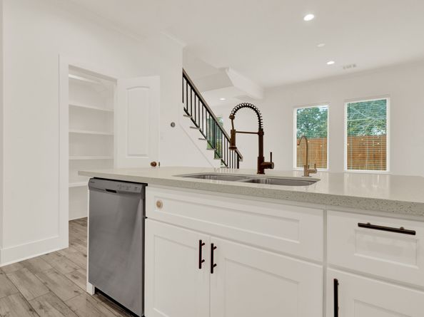 6635 Tc Jester Boulevard A, Houston TX 77007