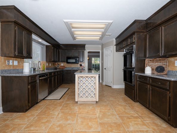 15510 Park Estates Lane, Houston TX 77062