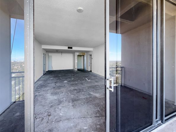 6335 W Northwest Highway 1815, Dallas TX 75225