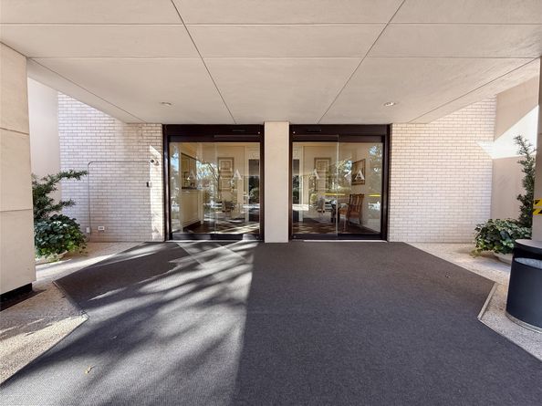 6335 W Northwest Highway 1815, Dallas TX 75225