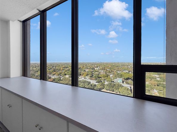 6335 W Northwest Highway 1815, Dallas TX 75225