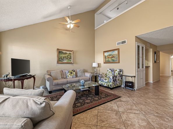 6201 Beverlyhill Street 1, Houston TX 77057