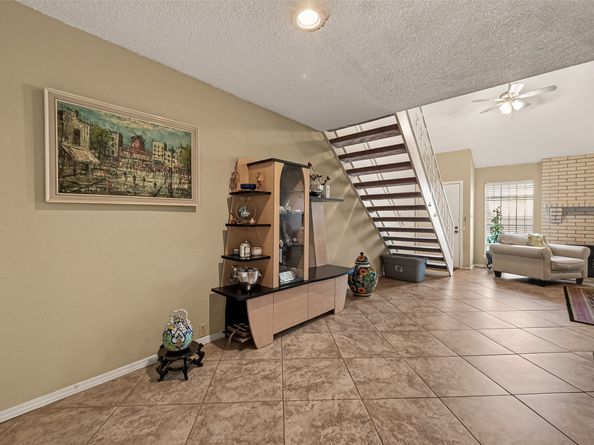 6201 Beverlyhill Street 1, Houston TX 77057