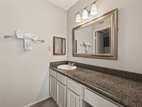 6201 Beverlyhill Street 1, Houston TX 77057