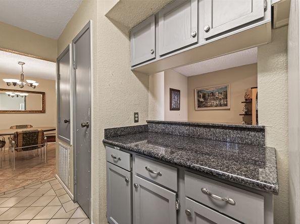 6201 Beverlyhill Street 1, Houston TX 77057