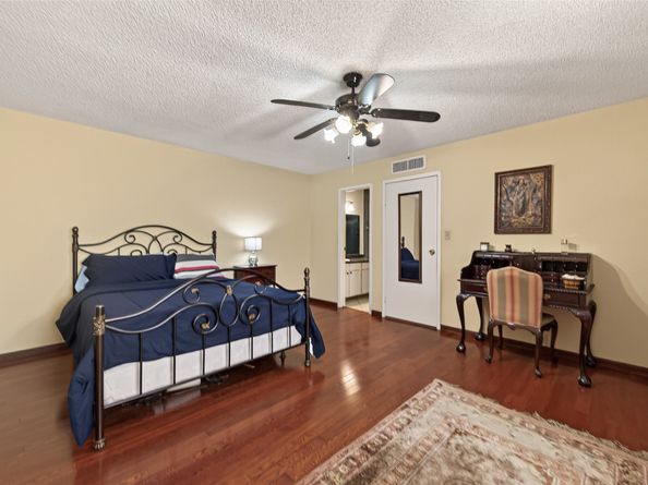 6201 Beverlyhill Street 1, Houston TX 77057