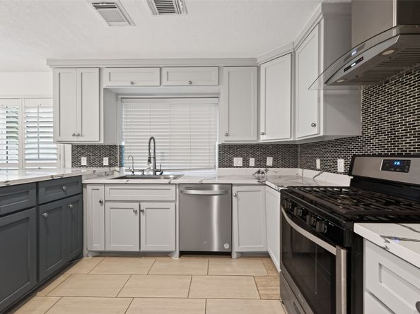 4019 Saint Michaels Court, Sugar Land TX 77479