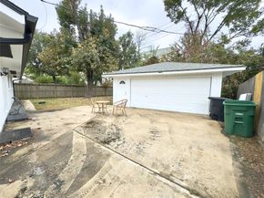 1415 Mapleton Drive, Houston TX 77043