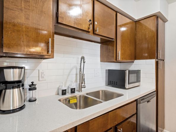 8419 Hearth Drive 21, Houston TX 77054